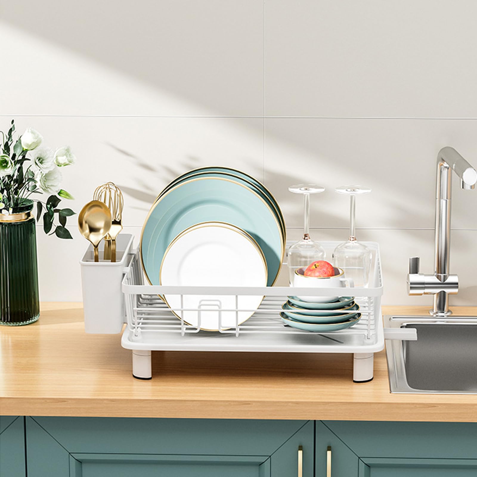 BULIJUJU compact size fits tight countertops without crowding prep space.