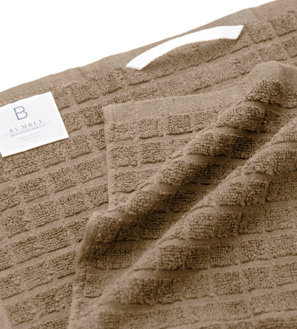 Bumble Kitchen Towels tan-6-pack-hanging-loop provide easy drying and convenient storage.