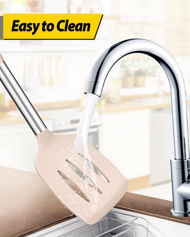 BUNDLEPRO large-capacity cooking spoon holds ingredients with control.