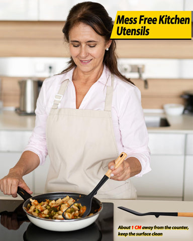 BundlePro wooden-handle spatula close-up highlights warm grip and durable construction.