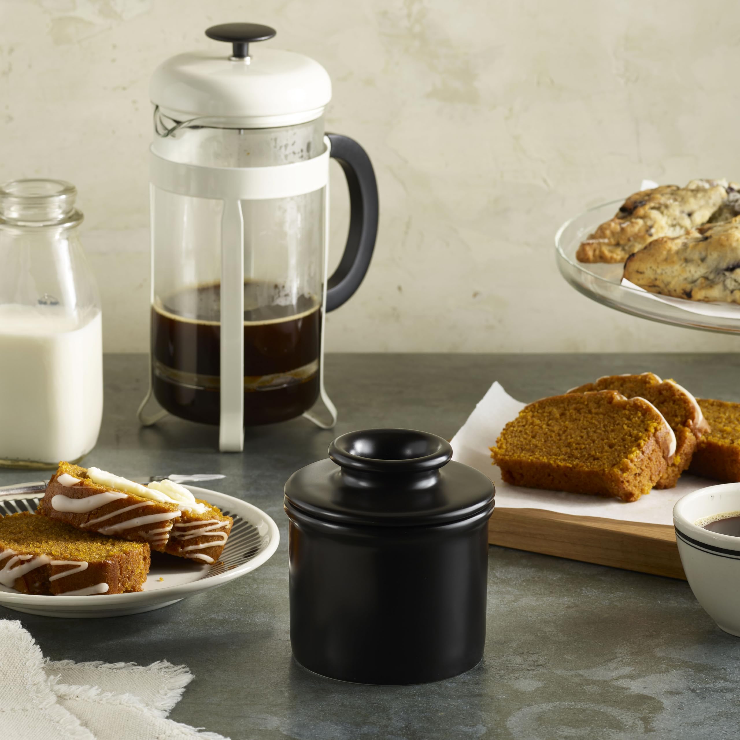 Butter Bell water-fill base enabling airtight seal for freshness