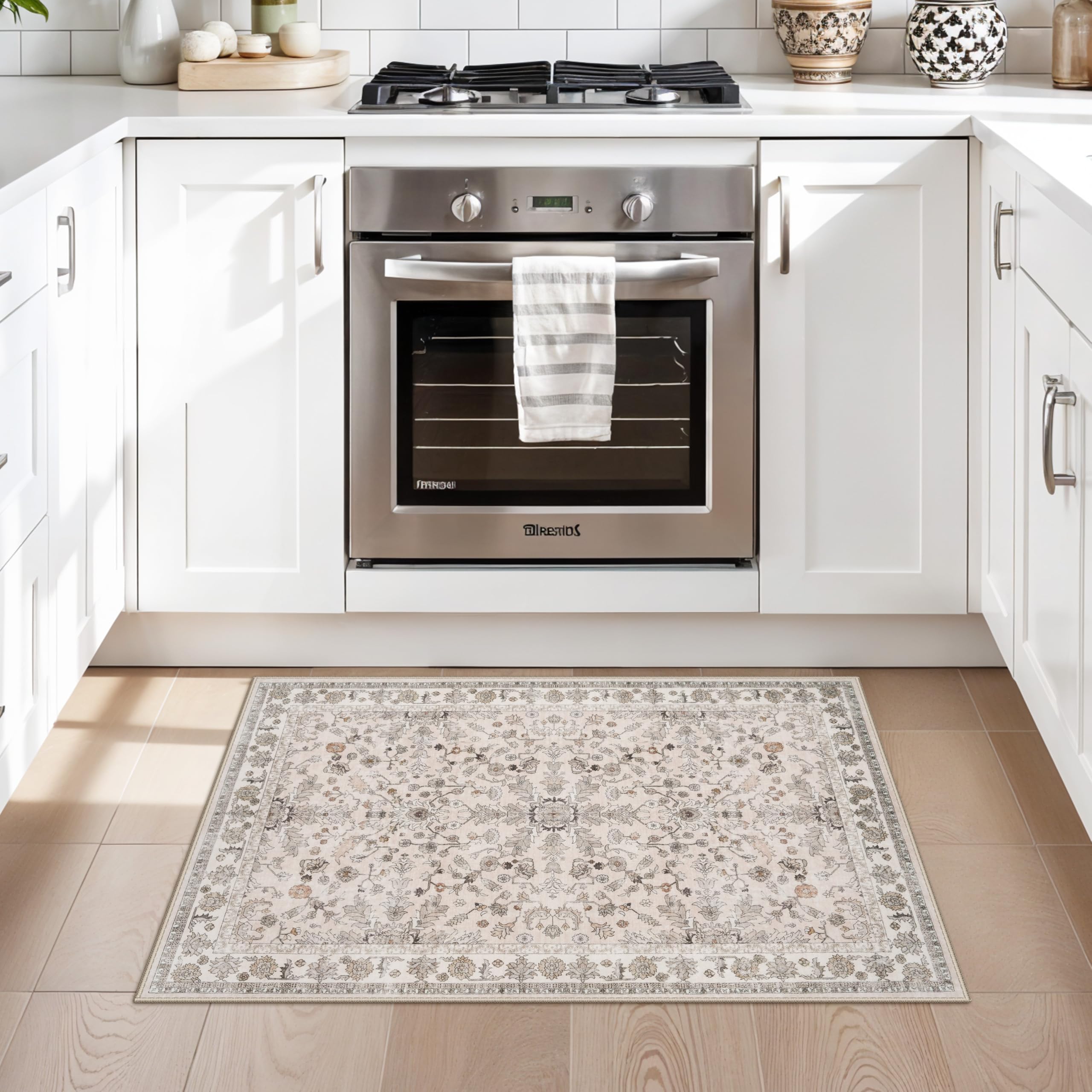 BYYVOO 2x3 rug resists shrinking and fading after machine washes.