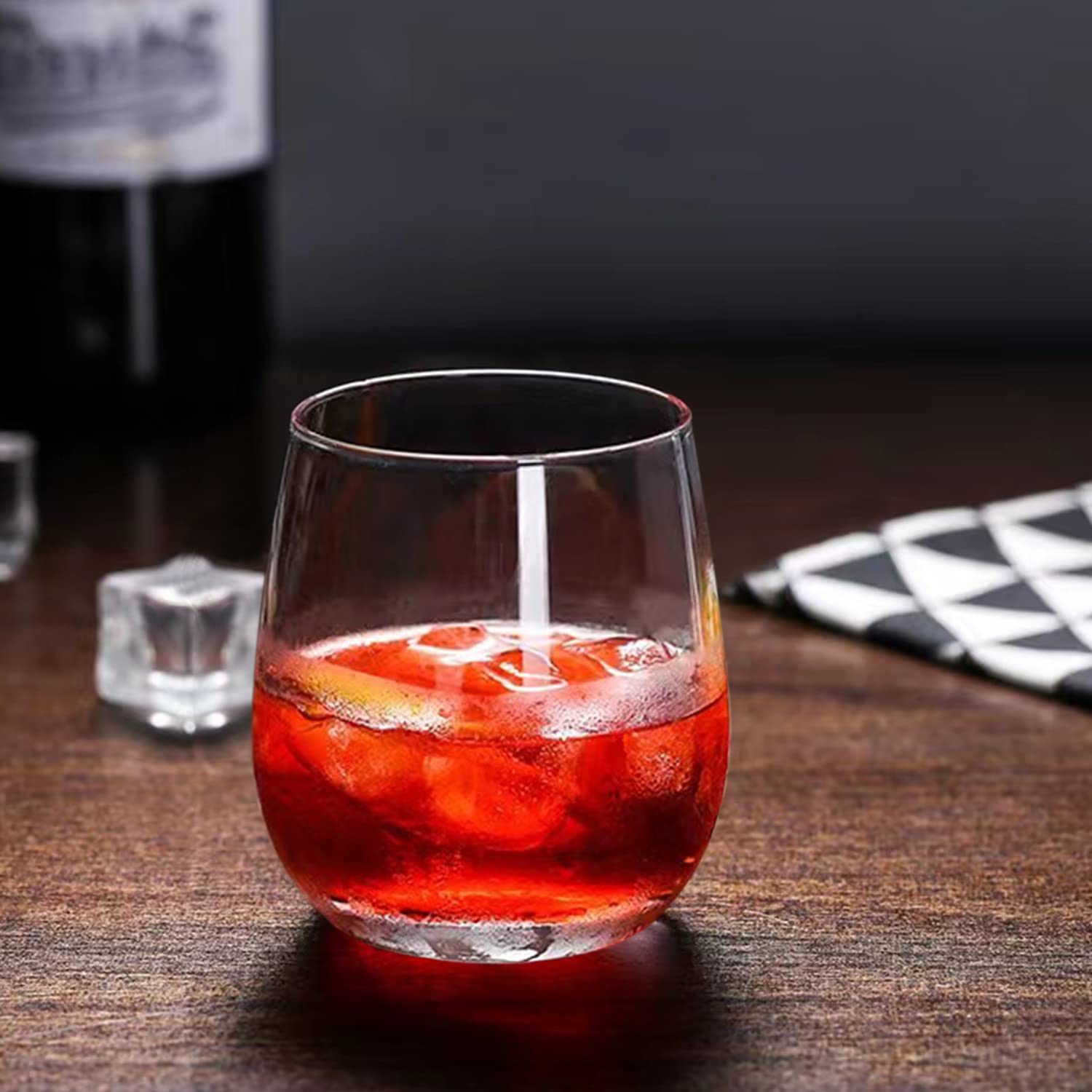 Cadamada elegant glassware for parties and weddings.