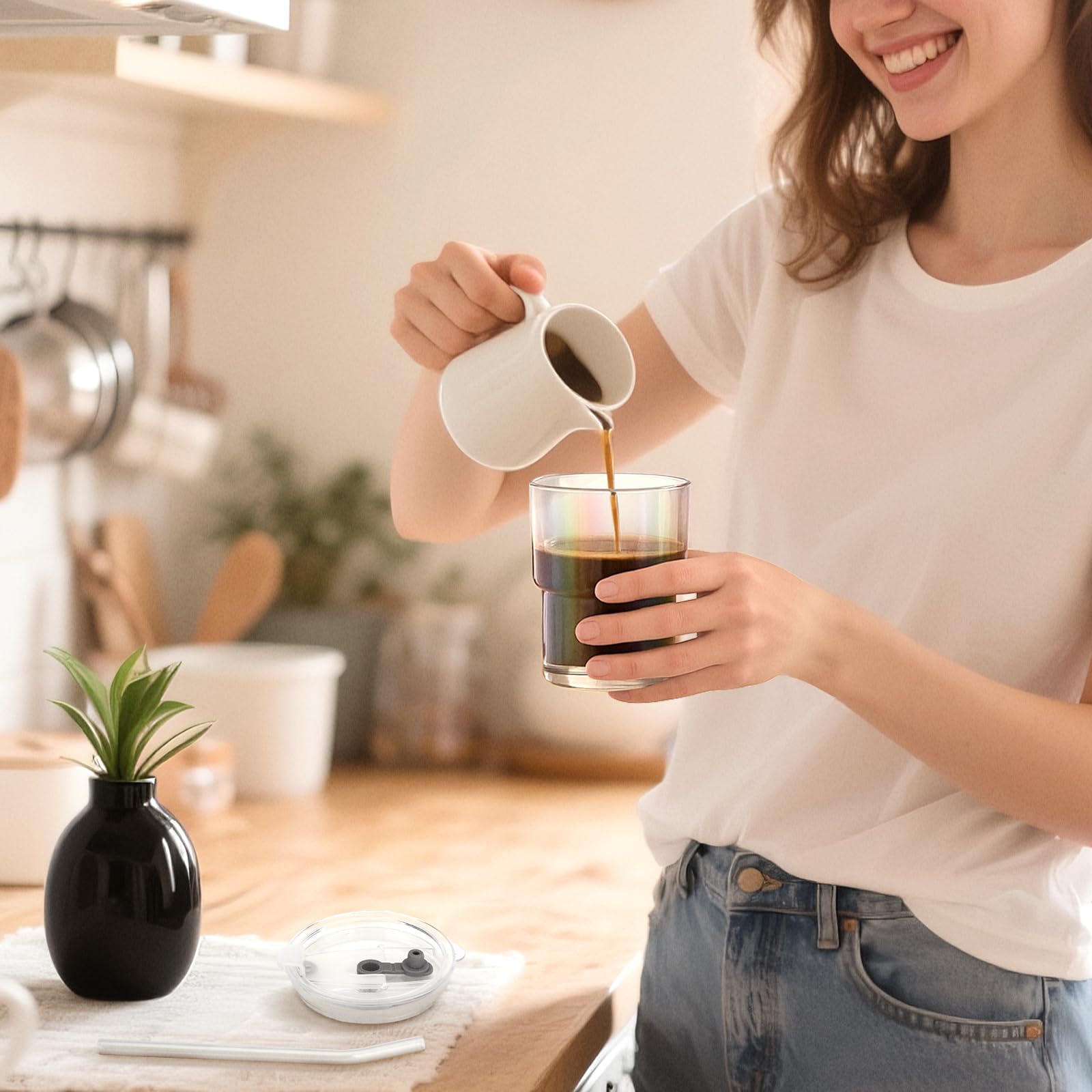 Cafezi 2-in-1 lid with sip-spout offers flexible drinking options.