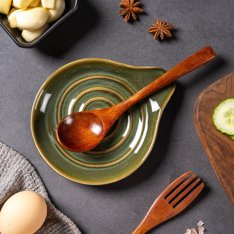 Caigmo dishwasher-safe spoon rest cleans easily after meals