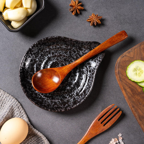 Caigmo ceramic spoon rest is durable and long-lasting.