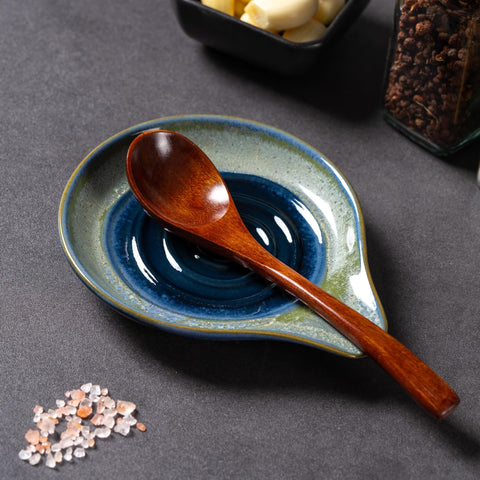 Handmade glaze Caigmo spoon rest with a premium, gift-ready look.