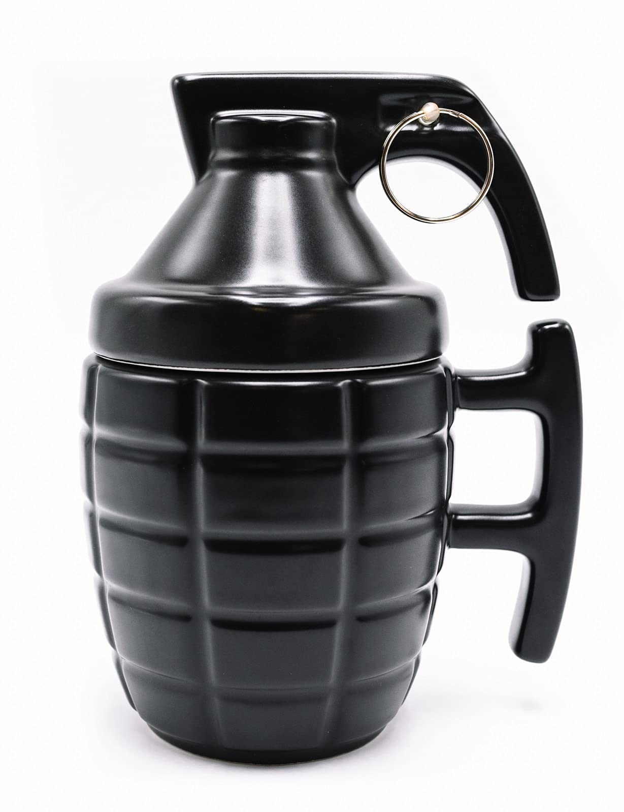 Caliber Gourmet grenade ceramic mug with lid in black, ideal for hot coffee on the go.