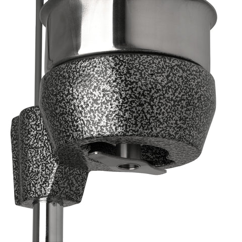 Can-Can juicer base with rubber pads prevents slipping during operation.