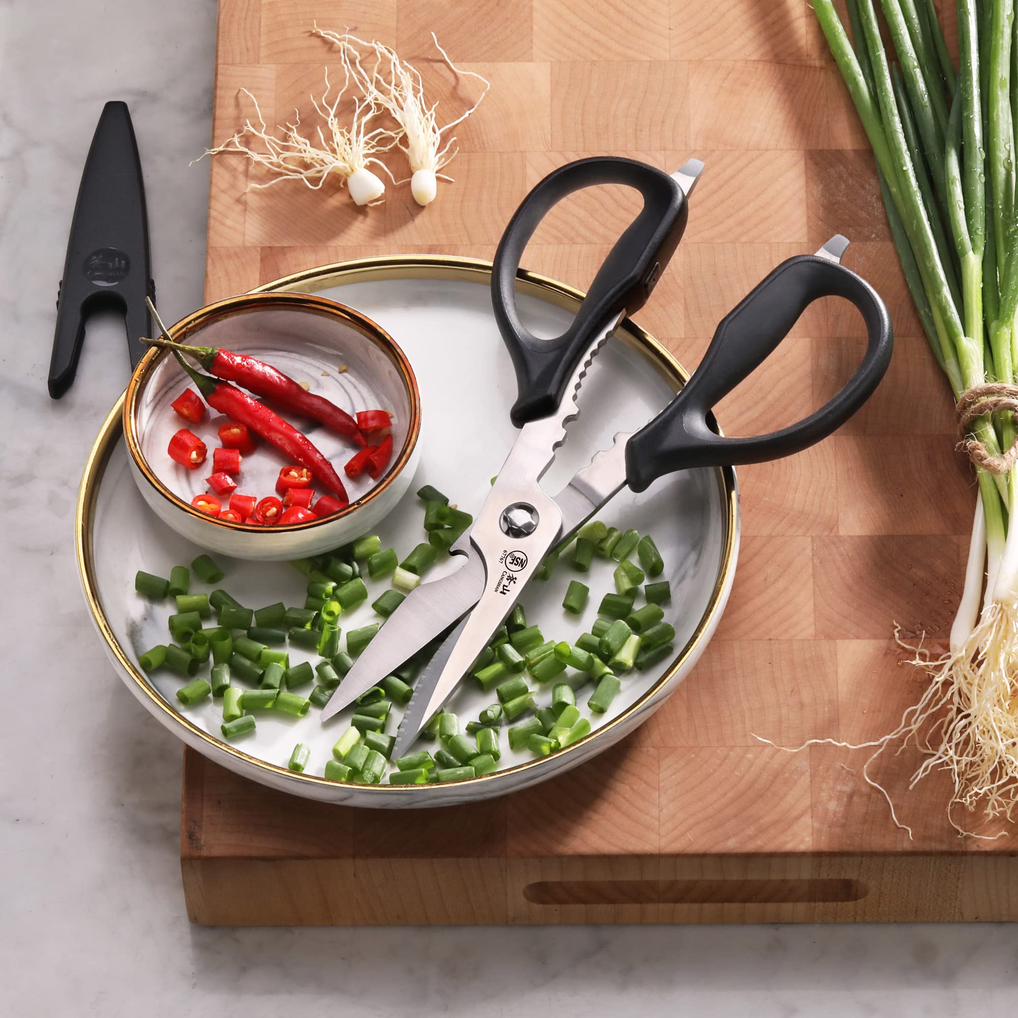 Cangshan 503343 BPA-free handles provide a comfortable, secure grip