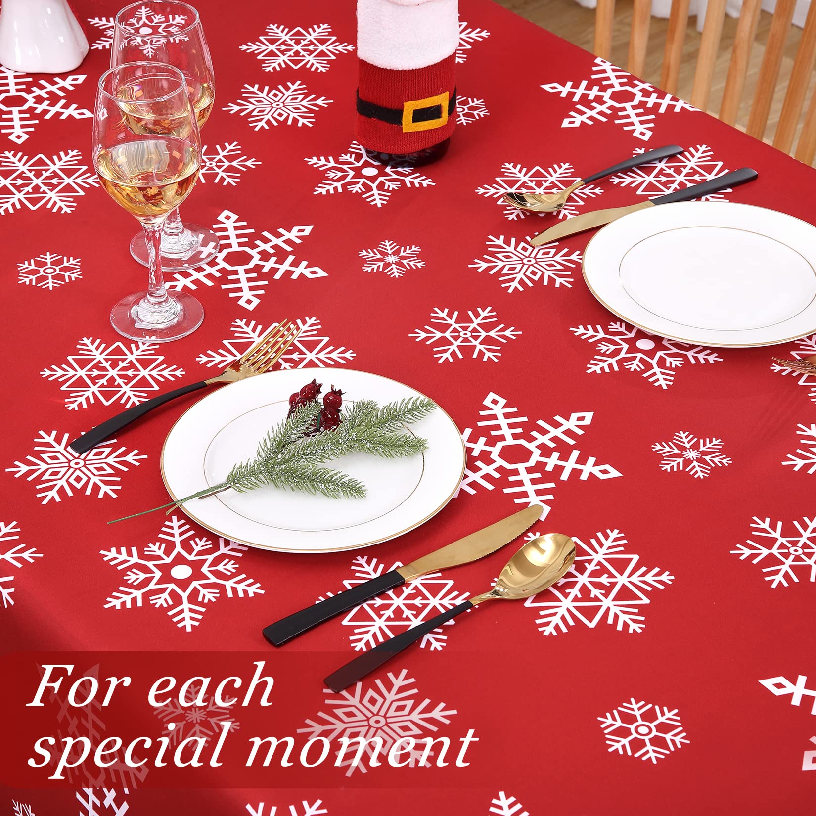 CAROMIO soft polyester fabric provides a smooth, comfortable dining experience.