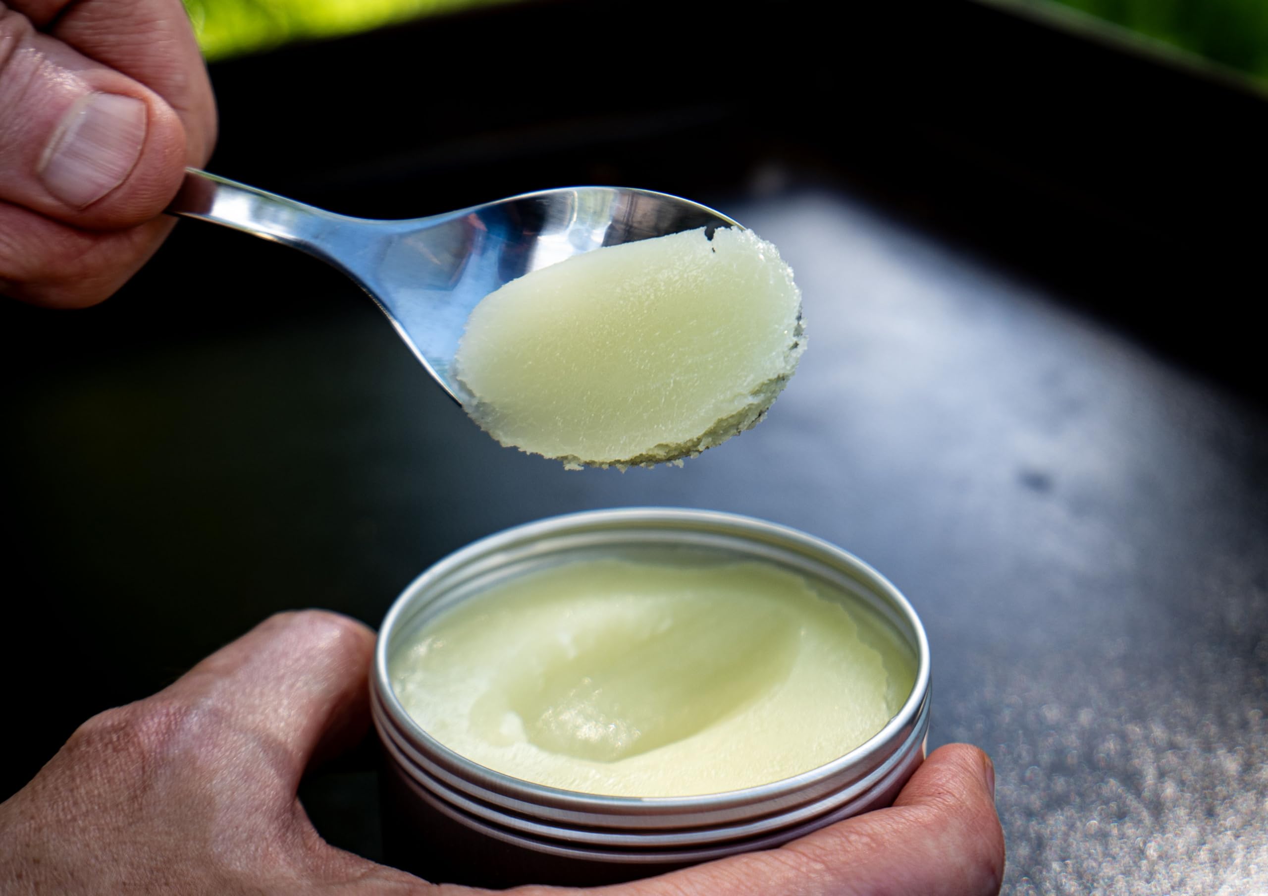 CARON & DOUCET cast iron conditioner creating a protective film.