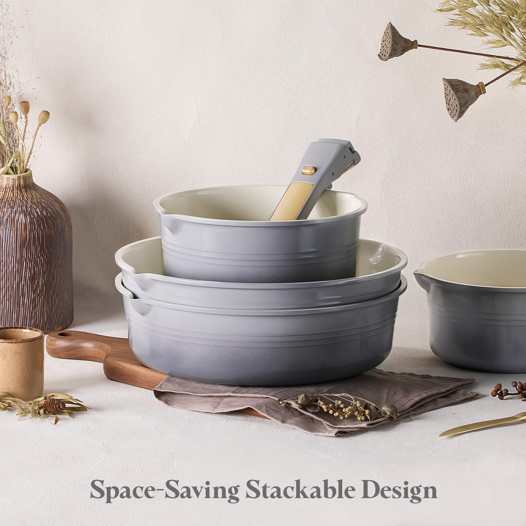 CAROTE oven-to-table functionality with detachable handles for serving