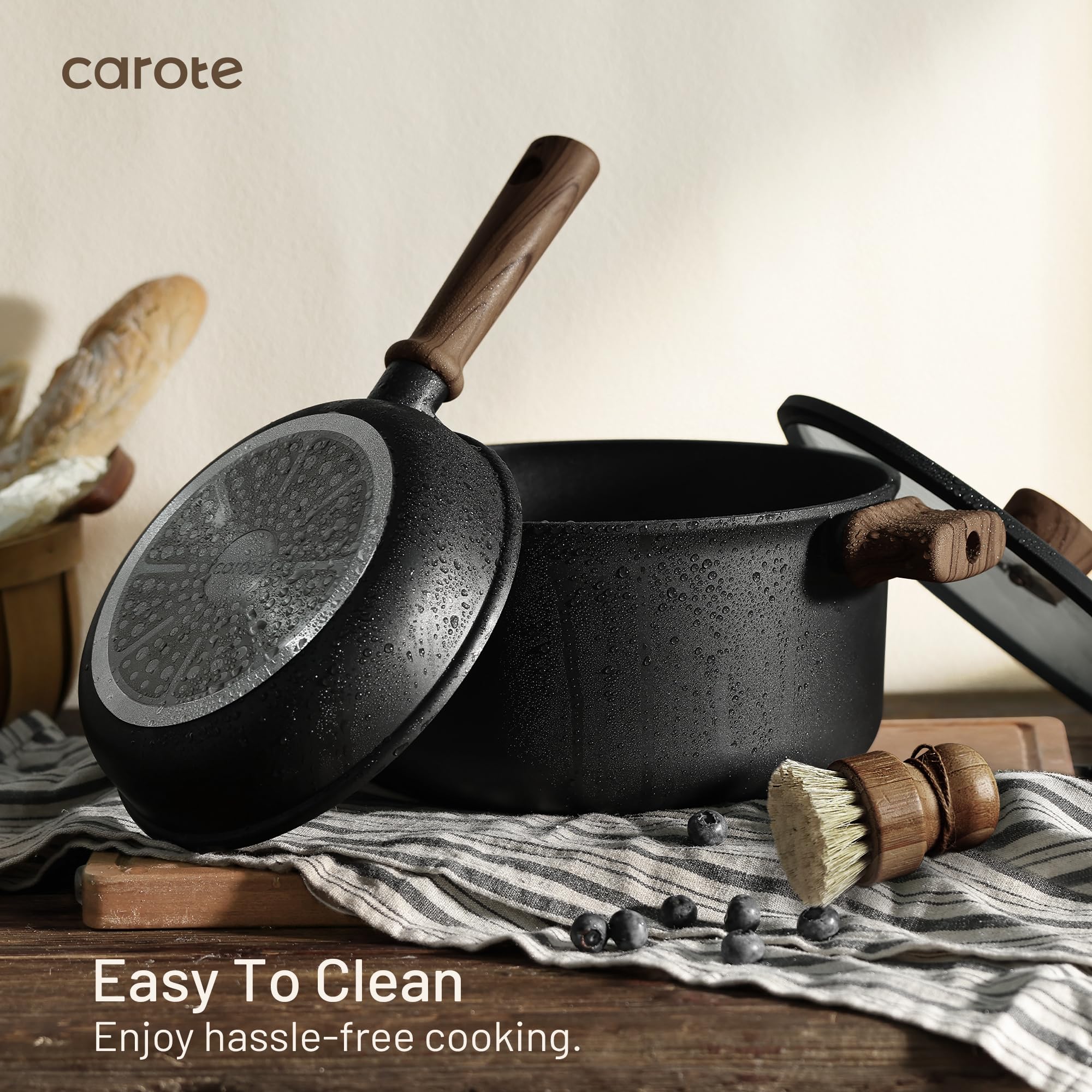 CAROTE 2.5qt saucepan with lid for simmering sauces