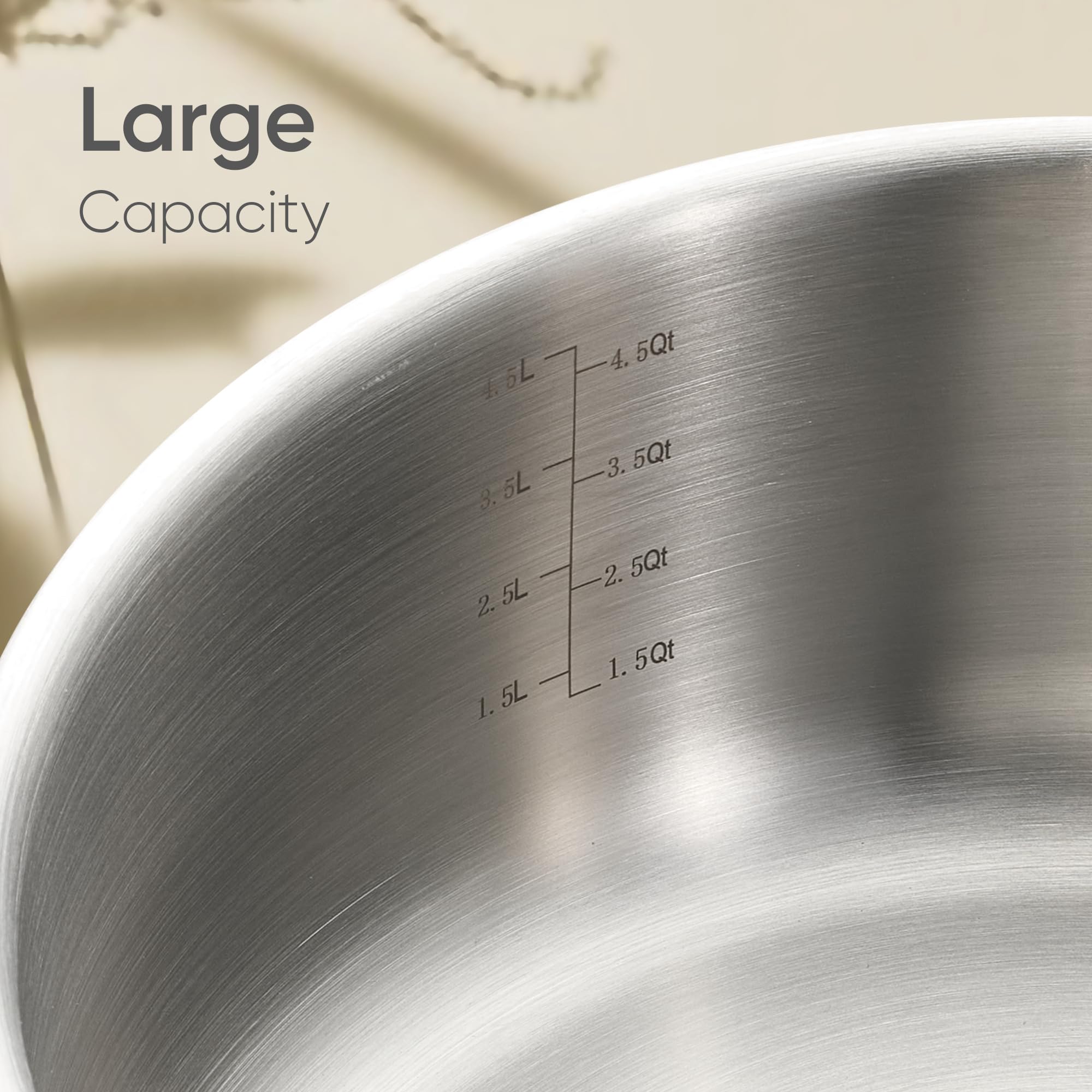 CAROTE 6QT stockpot in use for soups and stocks with steady simmer.