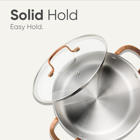 CAROTE oven-safe stockpot suitable for finishing dishes in the oven