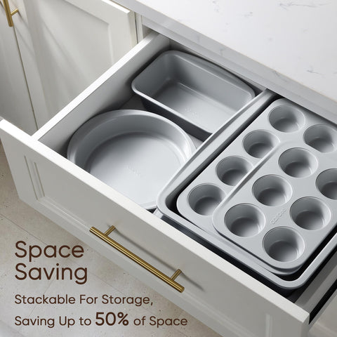 CAROTE square pan versatile for bars and cakes with clean edges.