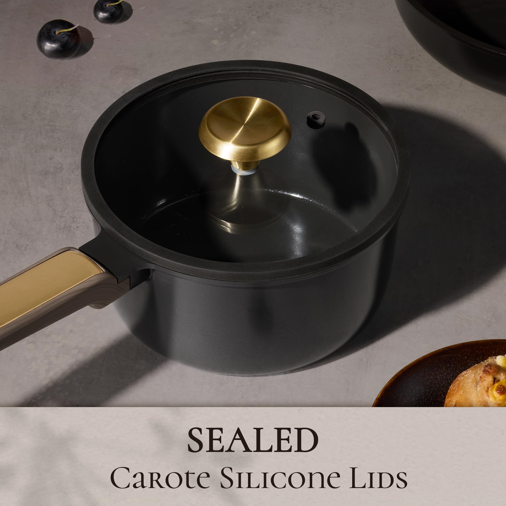 CAROTE 5-Quart stock pot with lid for hearty soups.