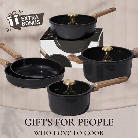 CAROTE pan protectors help prevent scratches during storage.