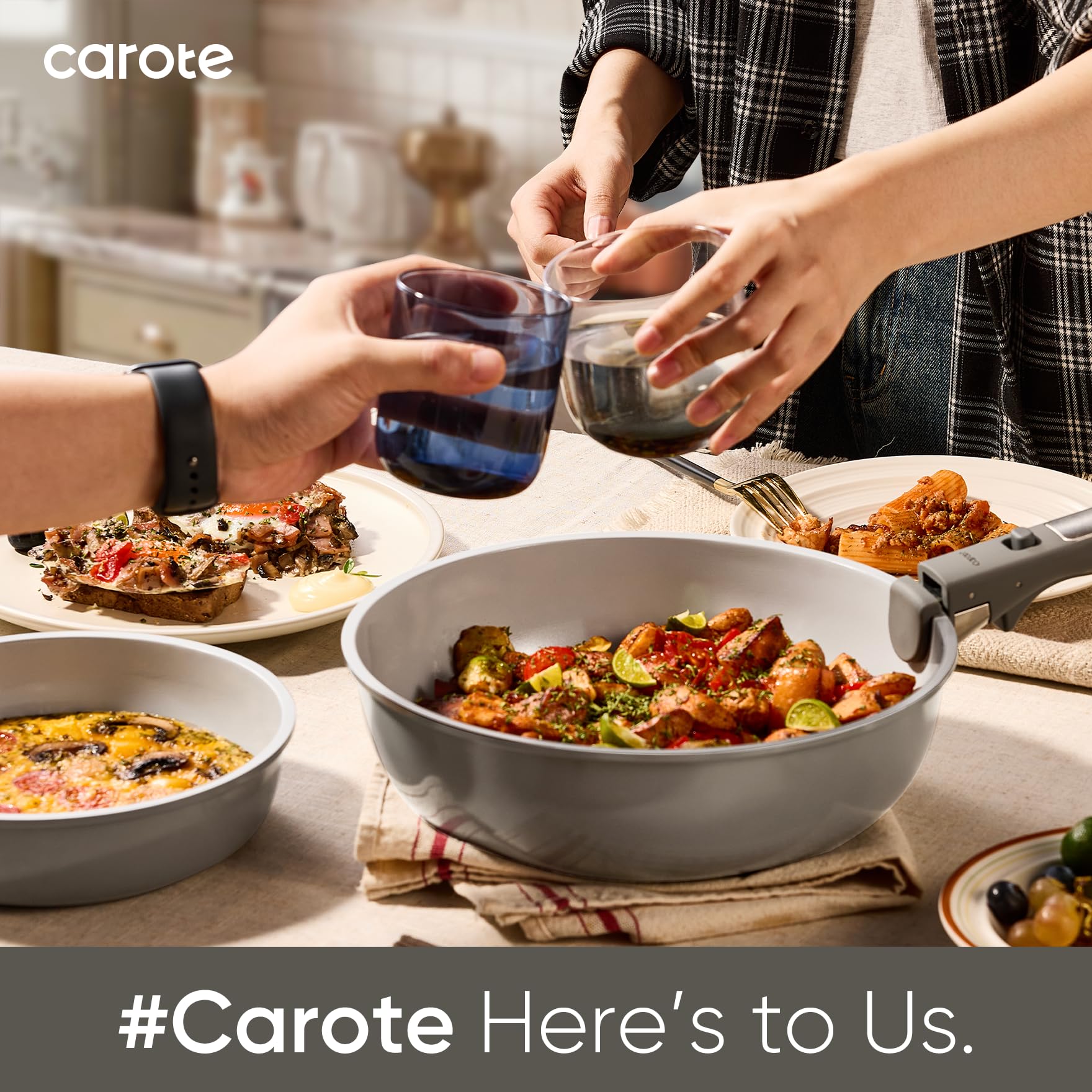 CAROTE stockpot 4.5 qt with lid for batches and family dinners.