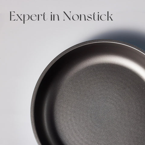 CAROTE detachable 12-inch fry pan with removable handle for easy transition to table or grill.