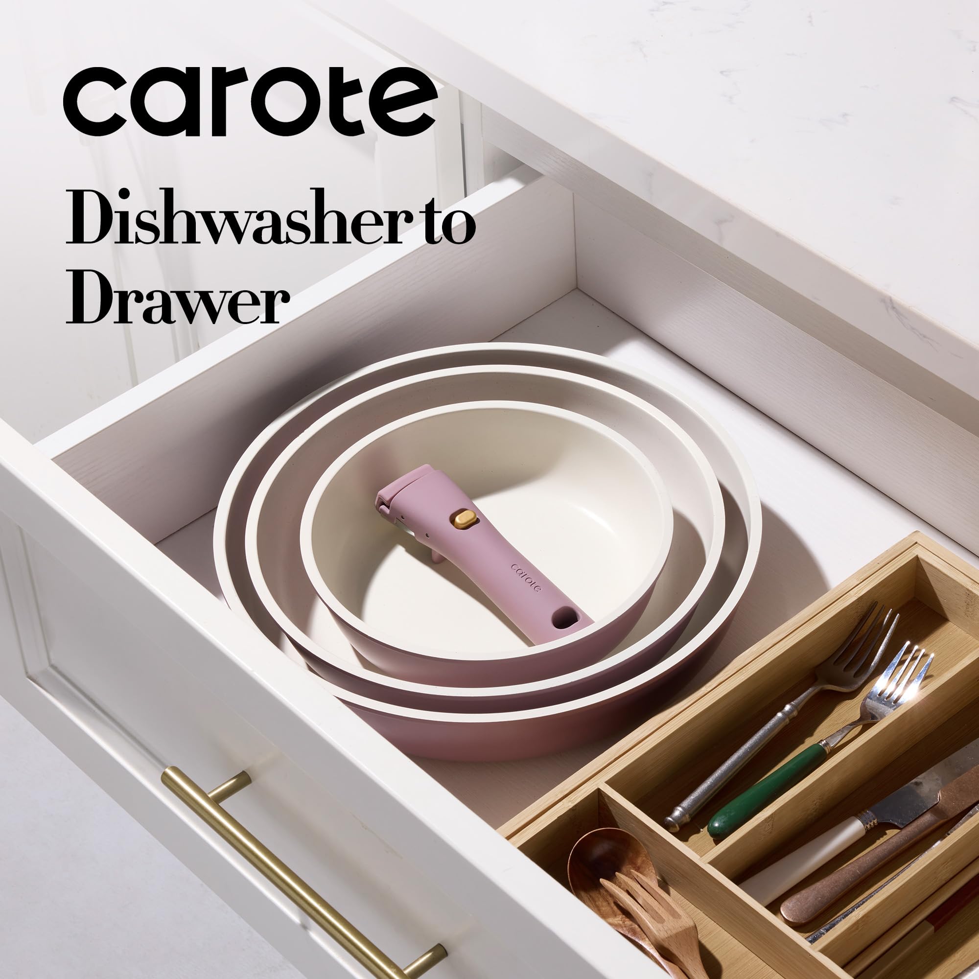 CAROTE detachable-handle egg pan for quick omelets and easy transfers