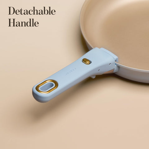 CAROTE detachable handle for compact storage and easy serving
