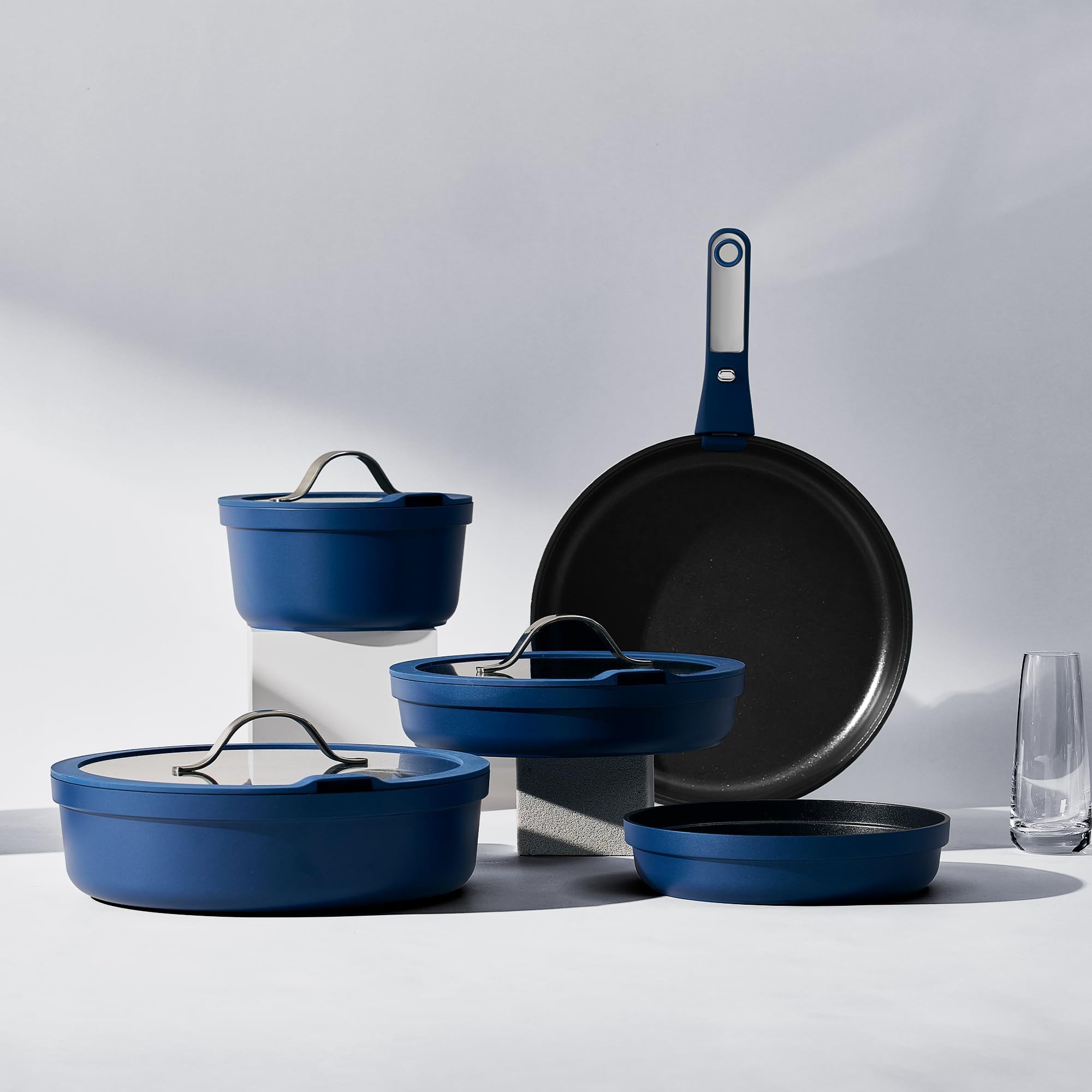 CAROTE dishwasher-safe design simplifies post-meal cleanup and maintenance.