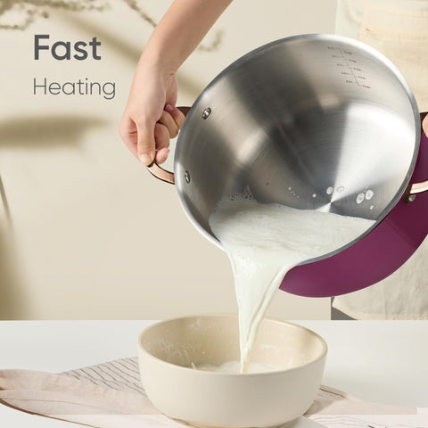 CAROTE dishwasher-safe stockpot for quick post-cook cleanup.