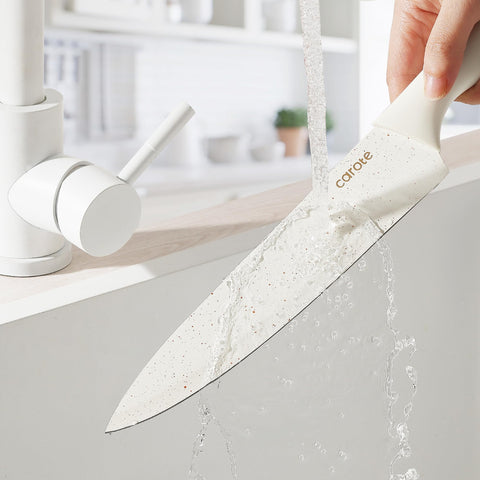 CAROTE knives with ceramic coating enable easy cleanup after prep