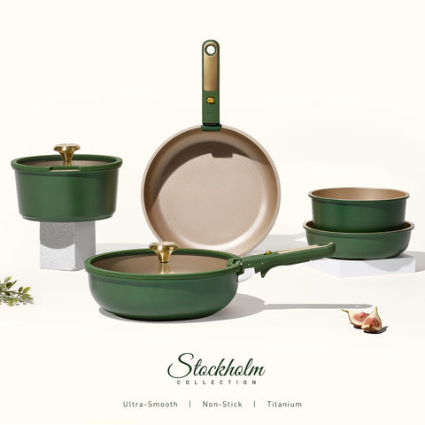 Carote Green&Gold included lids, spatula, and ladle for convenient one-pan meals.
