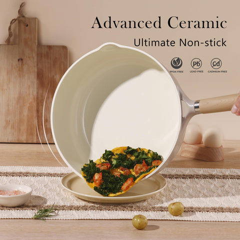 CAROTE lid and wide surface ideal for moisture retention during sautéing.