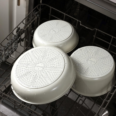 CAROTE space-saving stackable design simplifies cabinet organization and storage.