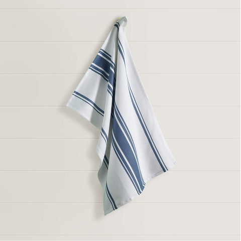 Casa De Lan ring-spun cotton towels offer soft, durable absorbency.