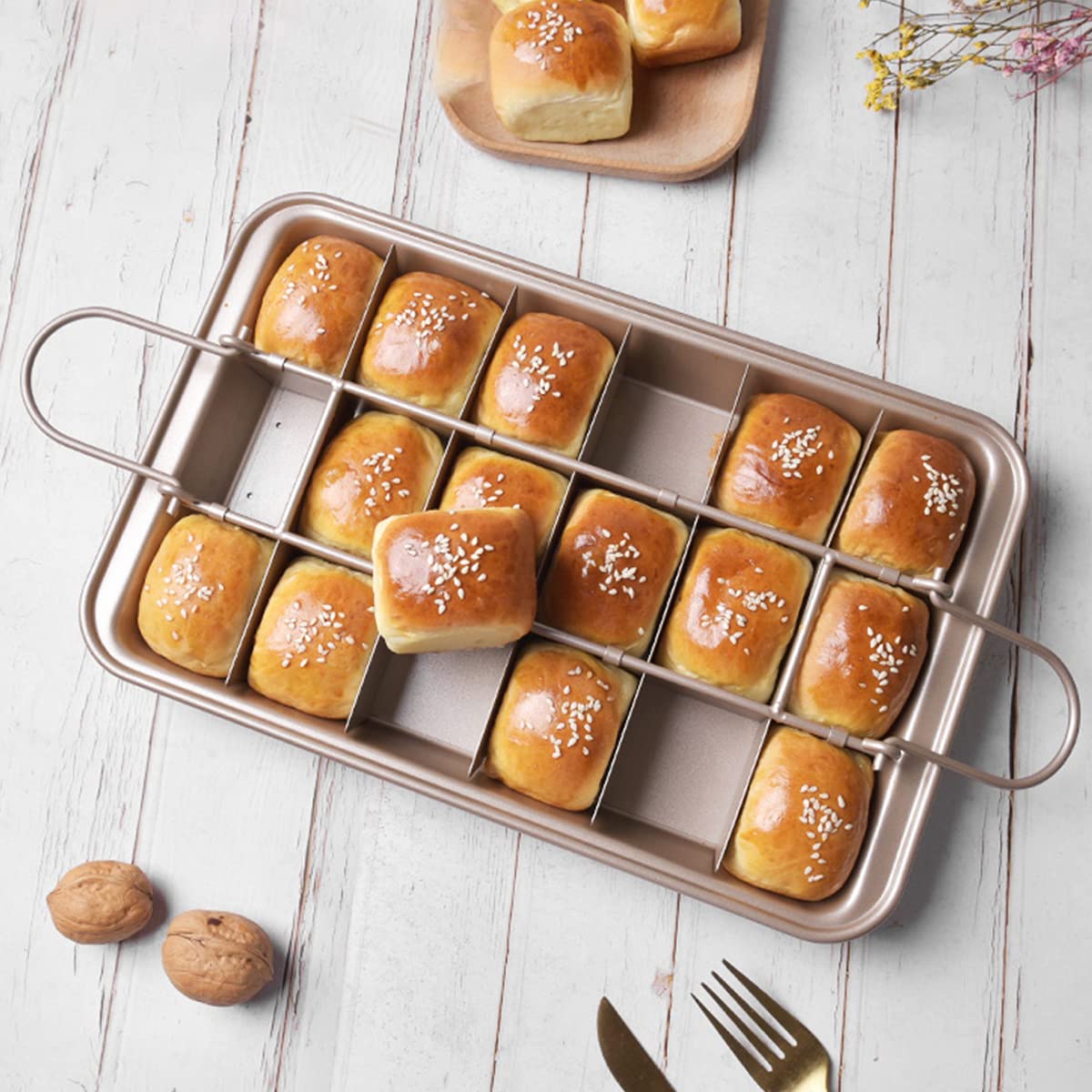 Cayanmydery divider pan supports multi use baking options