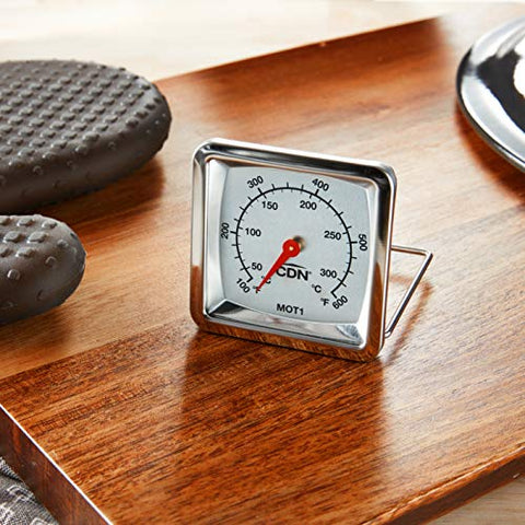 CDN MOT1 dial-display measures 100°F–600°F for versatile oven profiling
