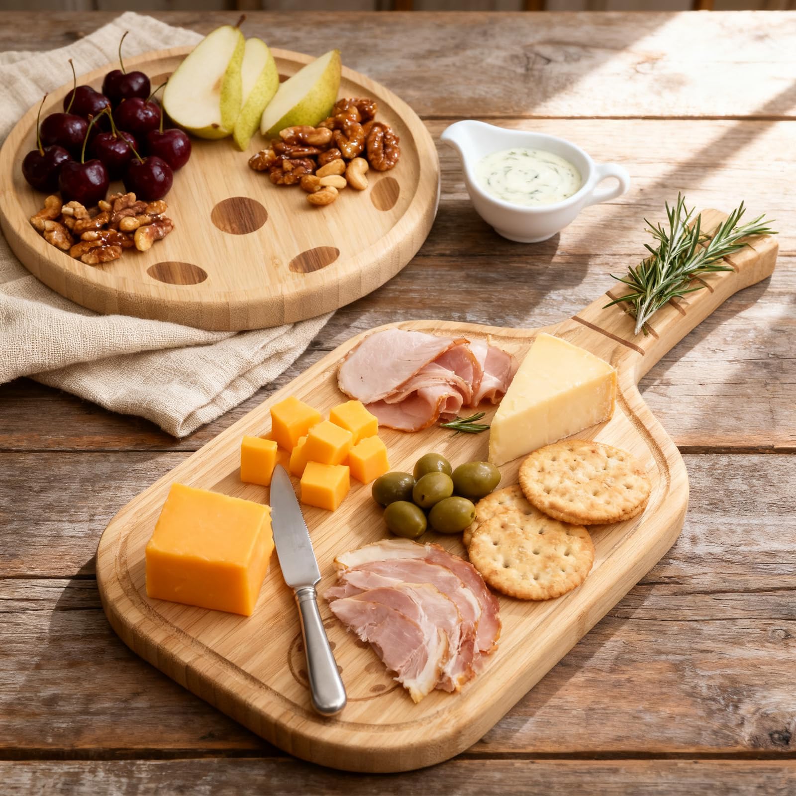 cenleoha pickleball charcuterie paddle handle detail for stylish serving