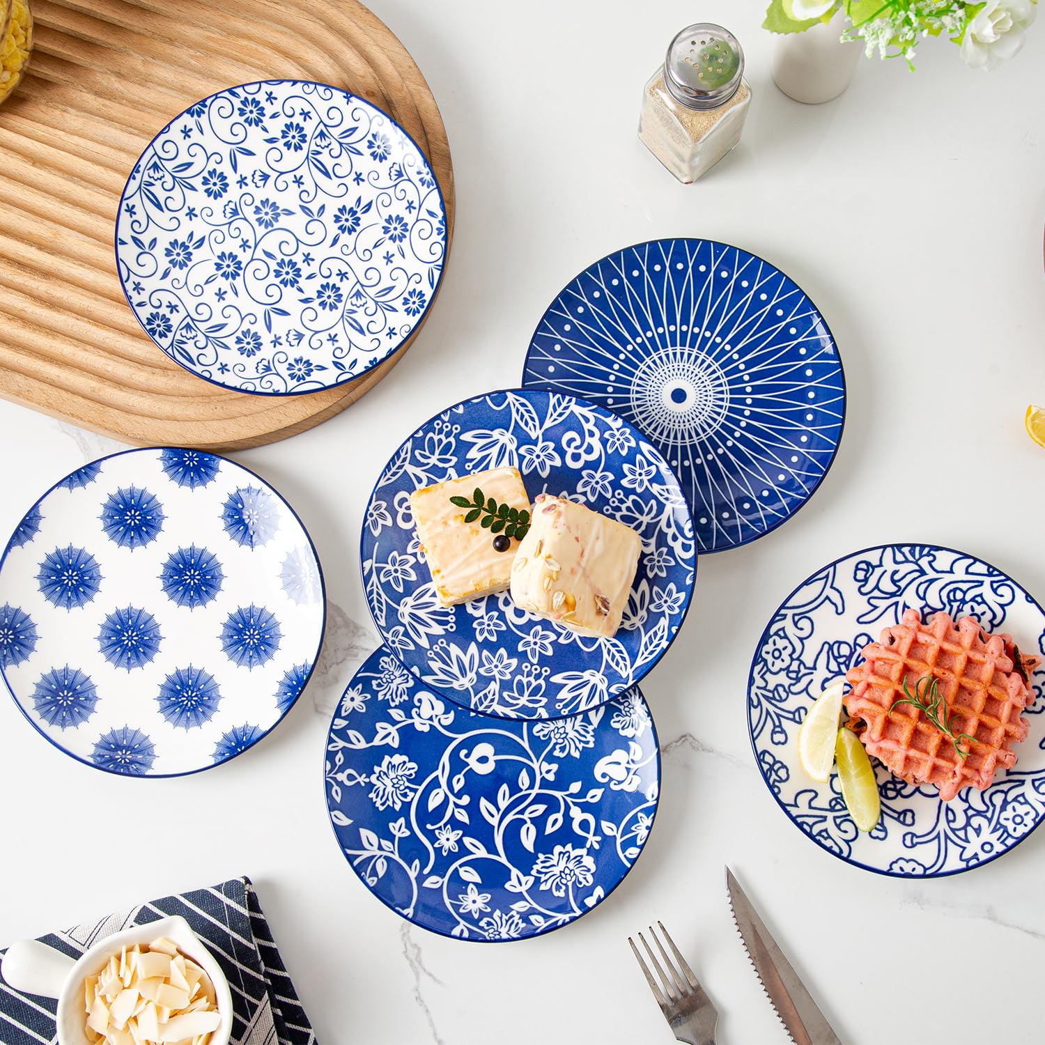 Cerkik Vintage Blue 6-inch dessert plate with dessert demonstrates versatile serving options