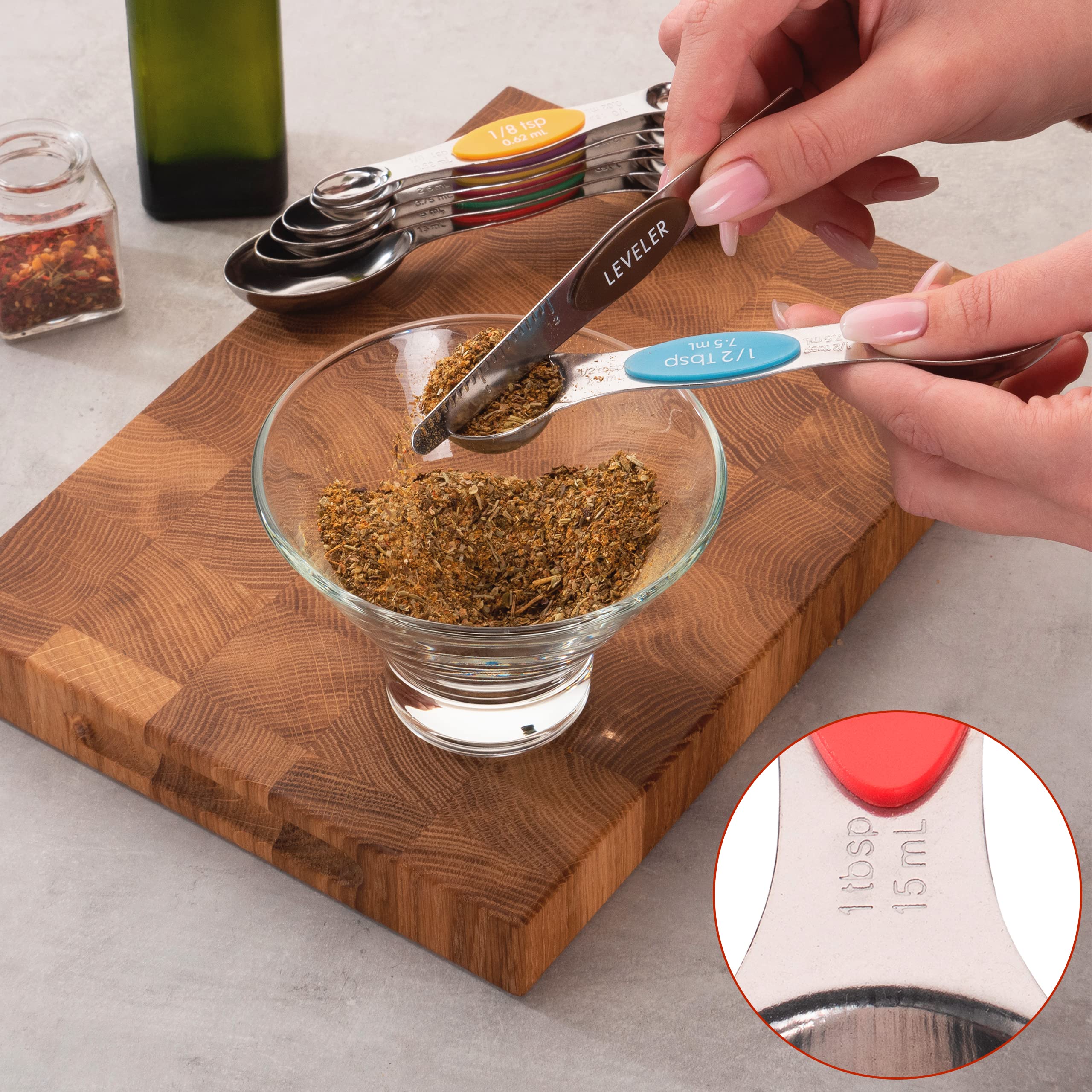 CH1EF leveler included, spoons measure exact amounts.