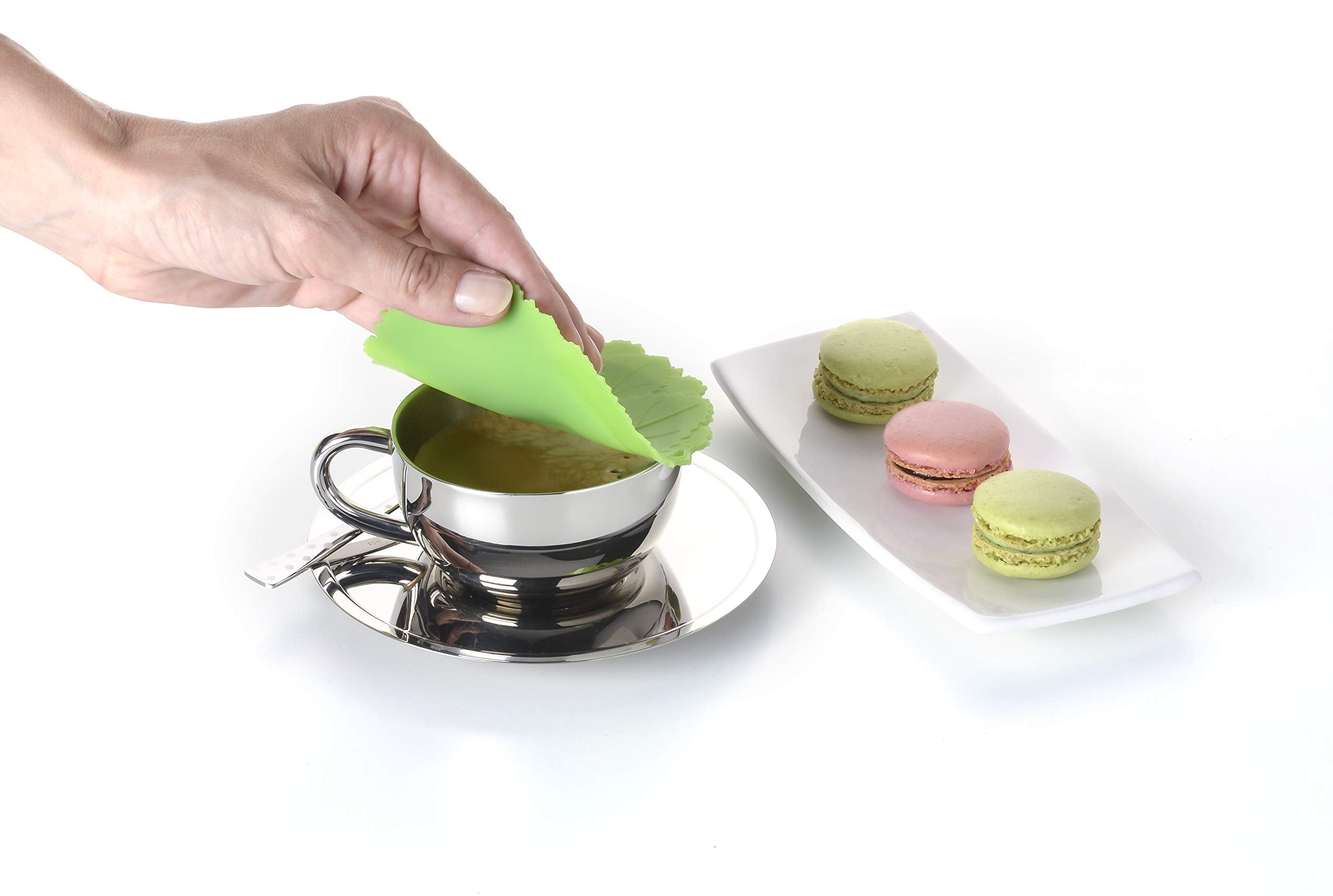 Charles Viancin Grape Drink Cover is microwave and oven safe.