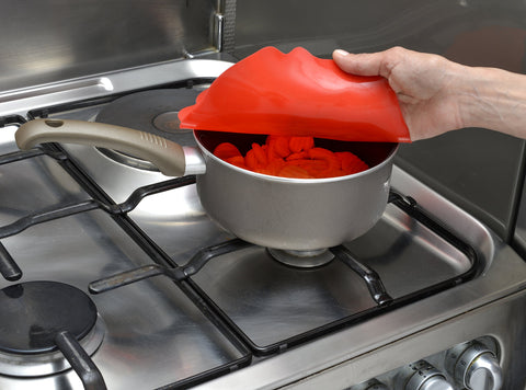 Charles Viancin Poppy lid oven microwave safe enables versatile cooking and reheating.