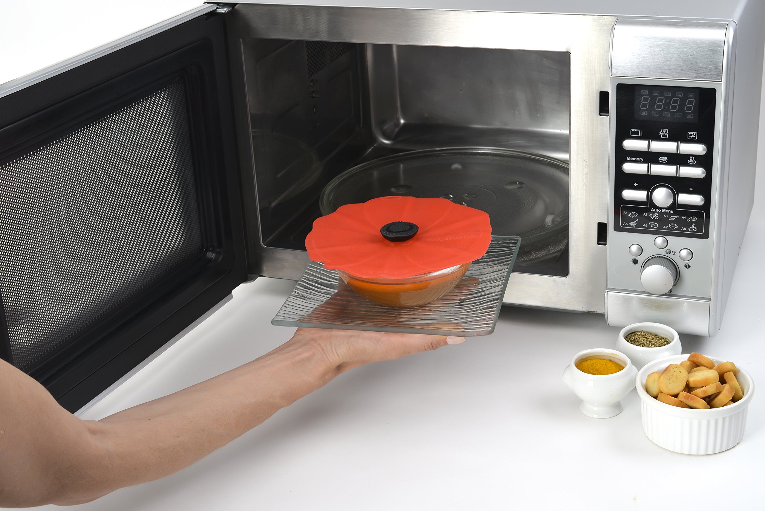 Charles Viancin Poppy lid is dishwasher-safe for easy cleanup after cooking.