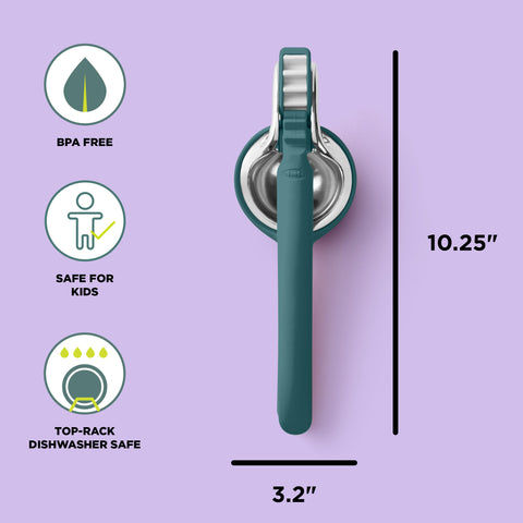 Chef'n FreshForce ergonomic non-slip handles offer comfortable grip during juice squeezing.