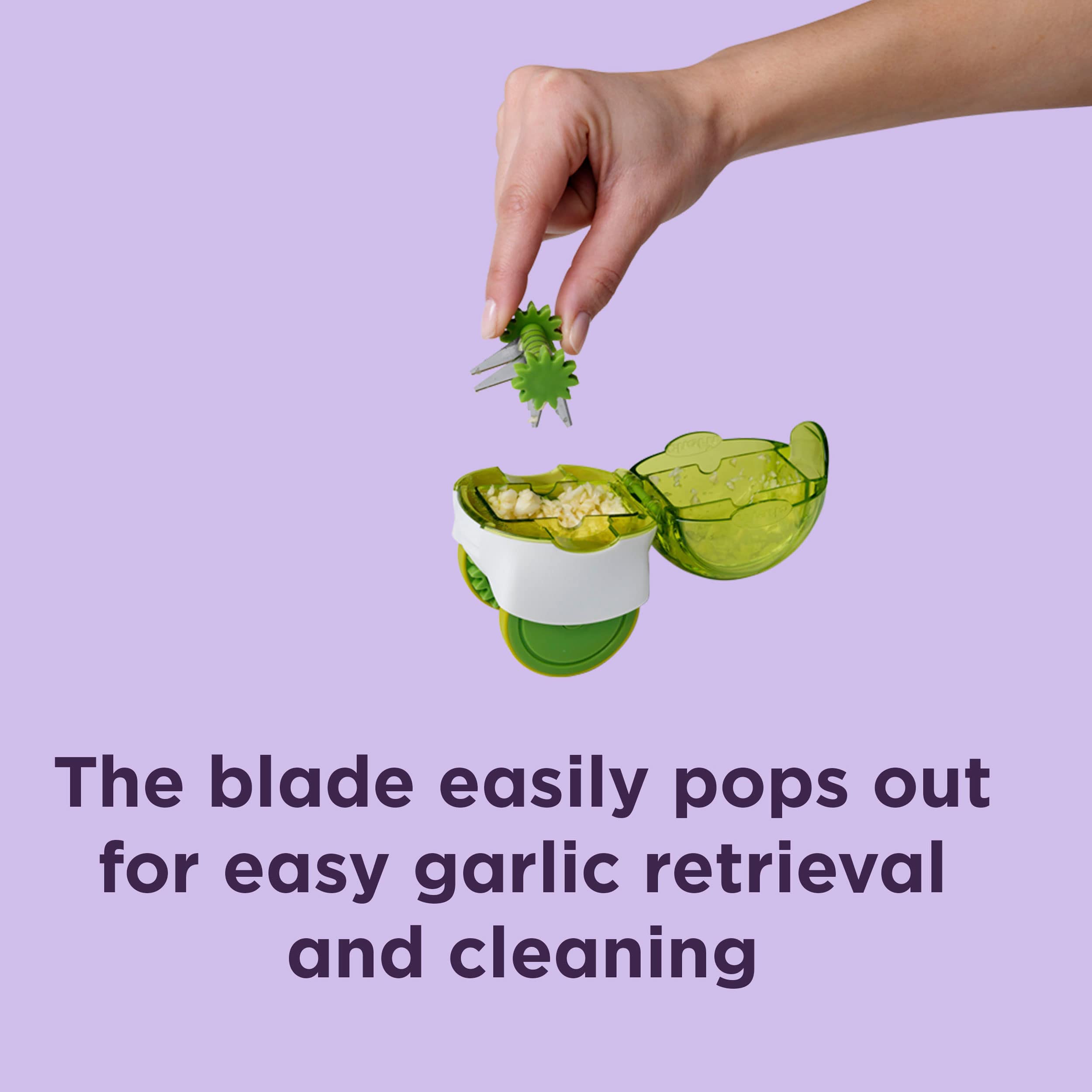Gear-rich GarlicZoom XL features larger grips for safer blade removal