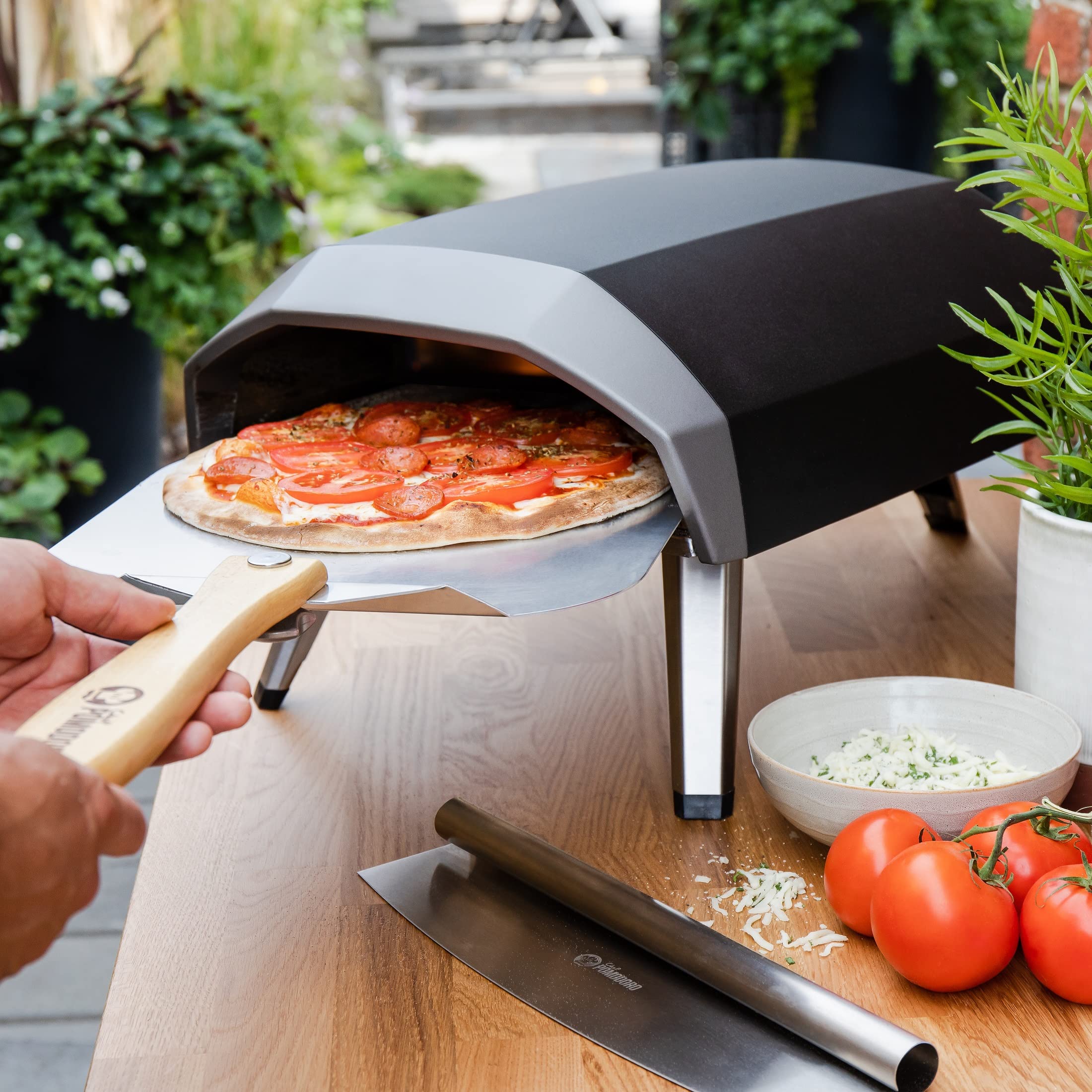 Chef Pomodoro foldable design stores flat in small kitchens.