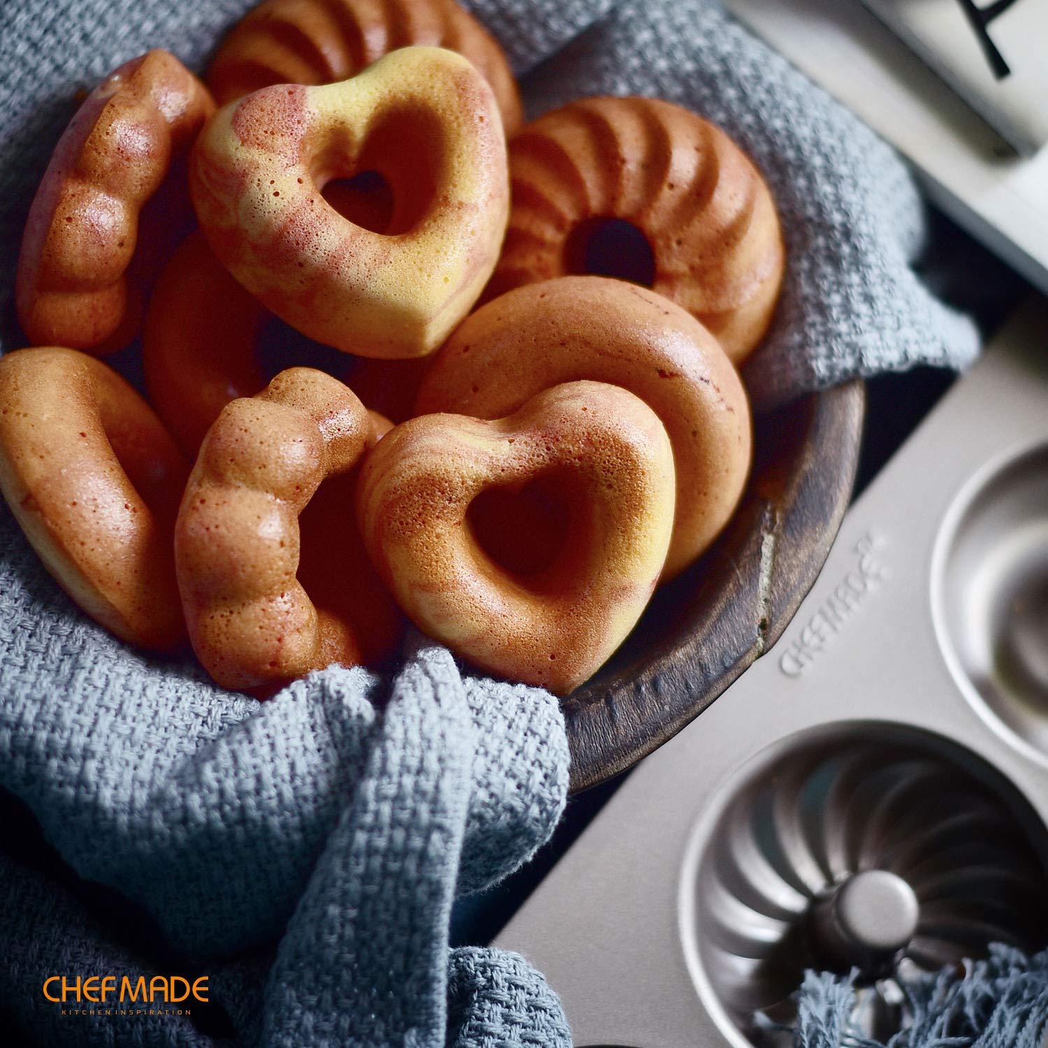 CHEFMADE commercial-grade pan stands up to busy kitchen use.