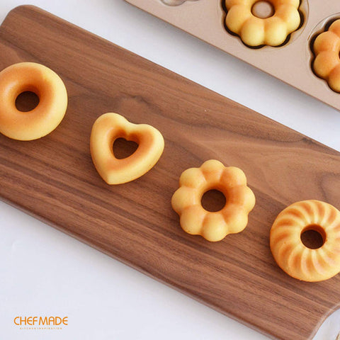 CHEFMADE easy-release donut pan makes clean-up quick and simple.