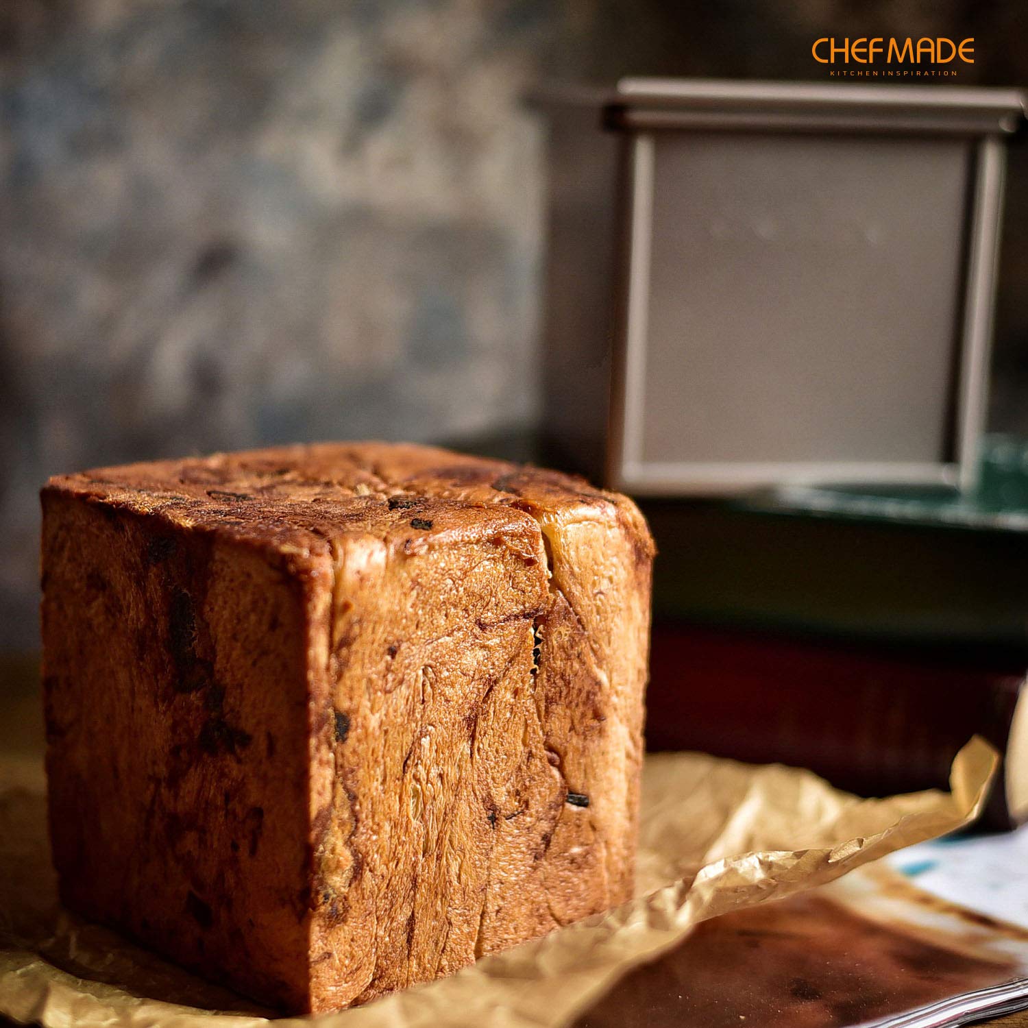 CHEFMADE-non-stick-surface-release ensures easy loaf release with minimal oil.