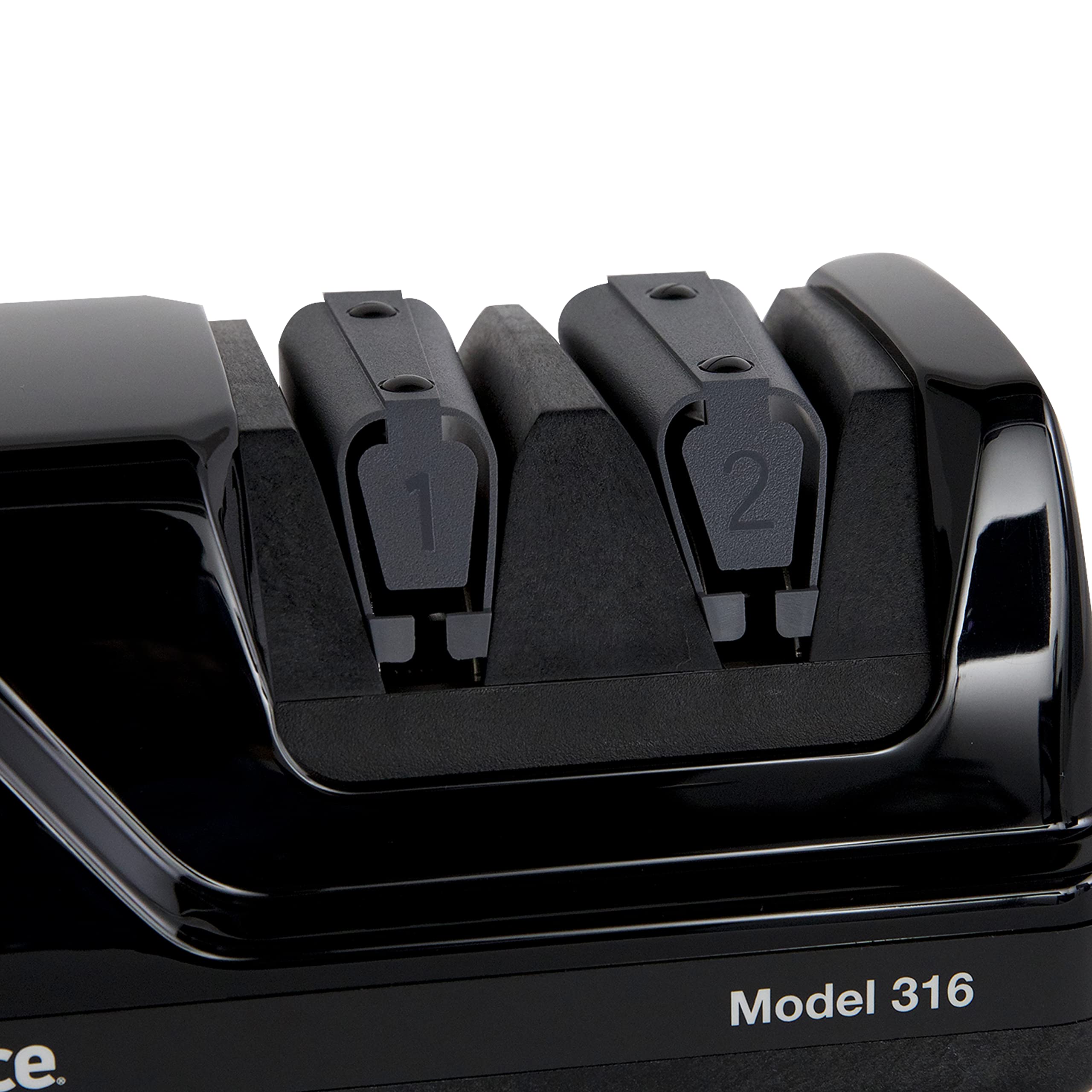 Chef's Choice 316 precision guides maintain a 15-degree angle for consistency.