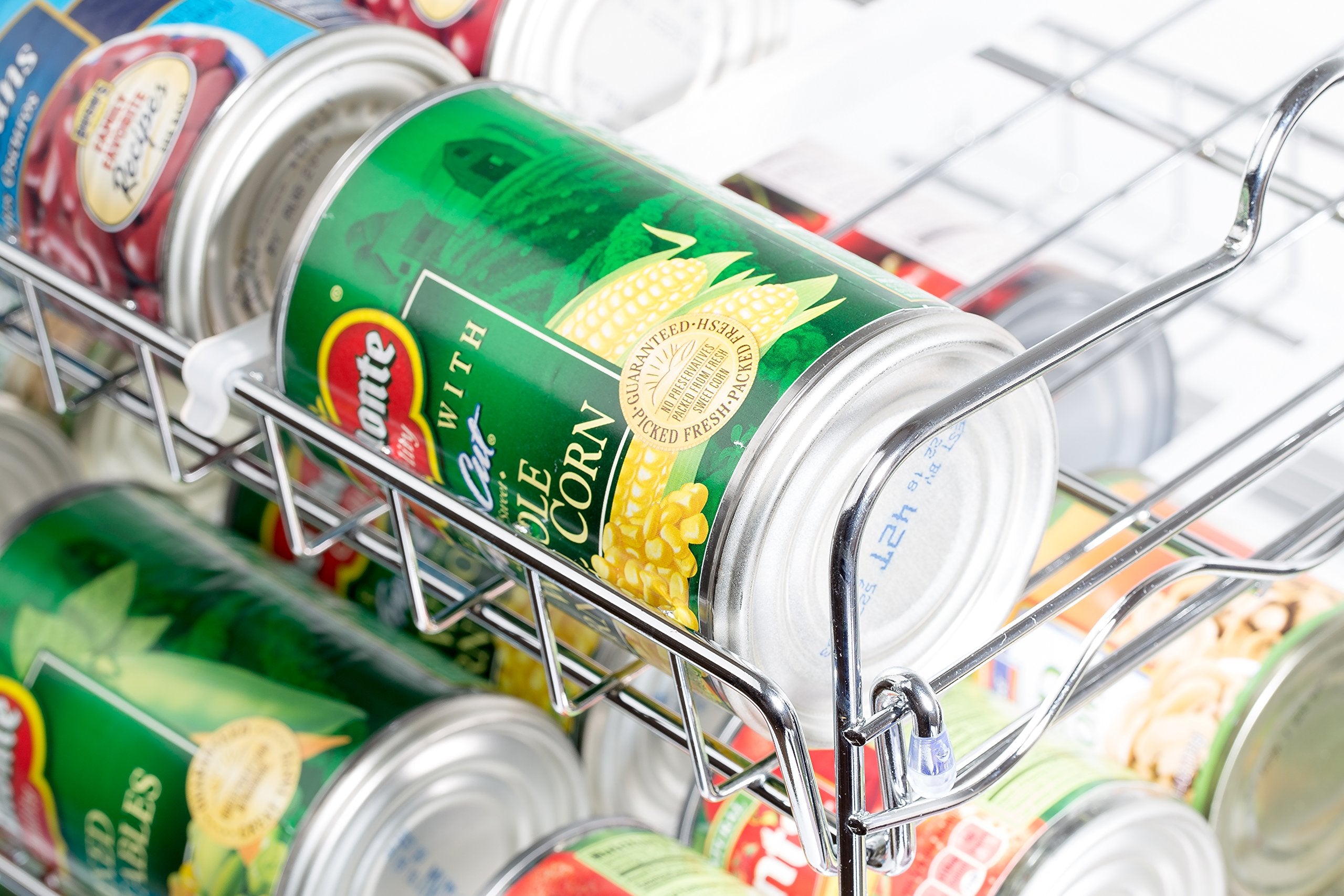 Che'mar adjustable dividers optimize can storage flexibility